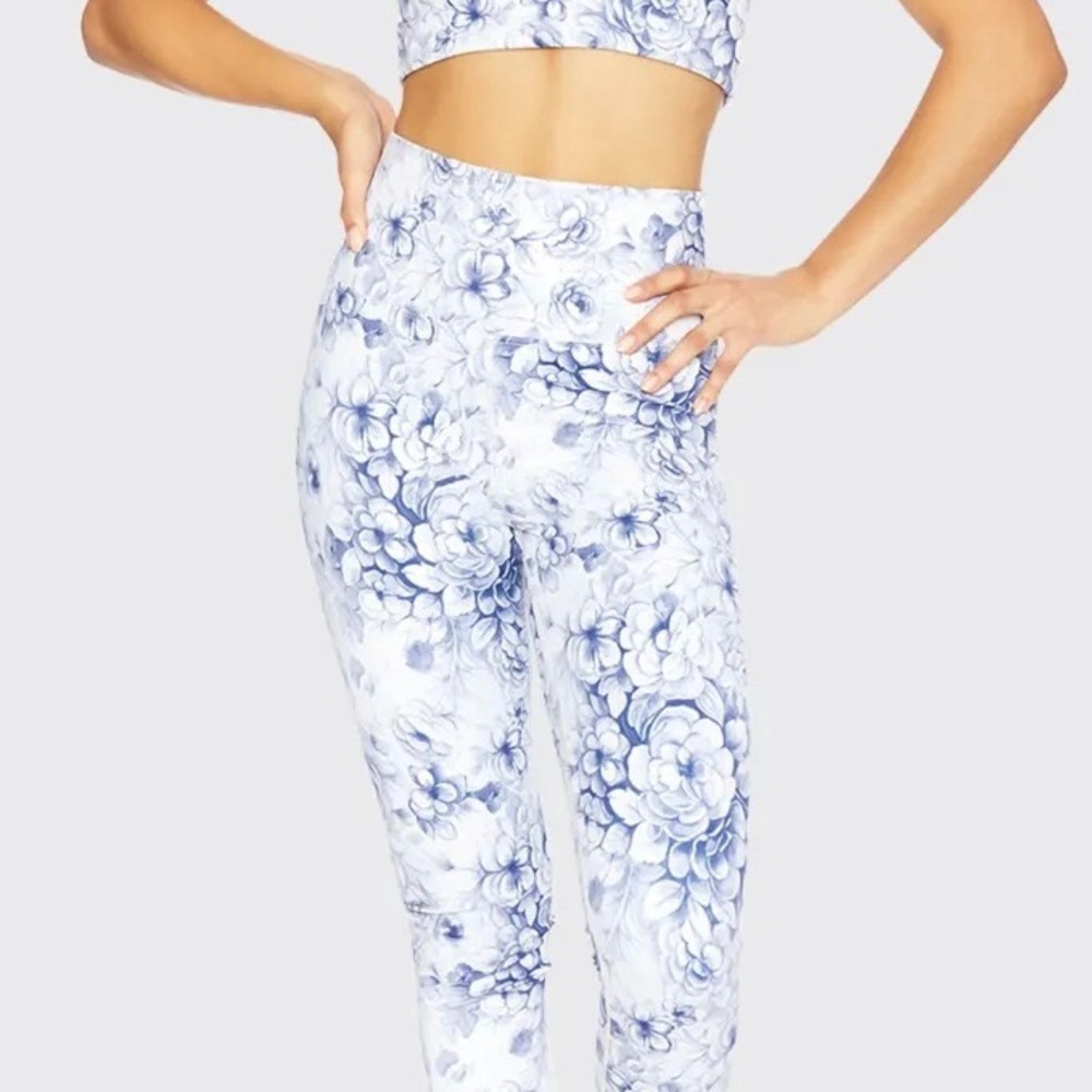 BEACH RIOT Piper Legging Indigo Rose Floral Pant NWT Large